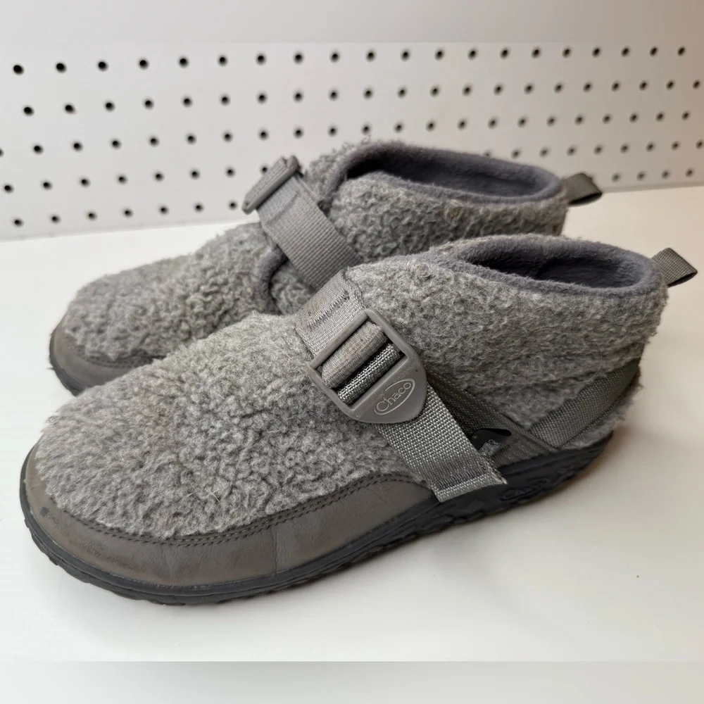 Chaco Kids Ramble Fluff Slippers Gray Size 5.5 Casual Loungewear Cozy Cabincore